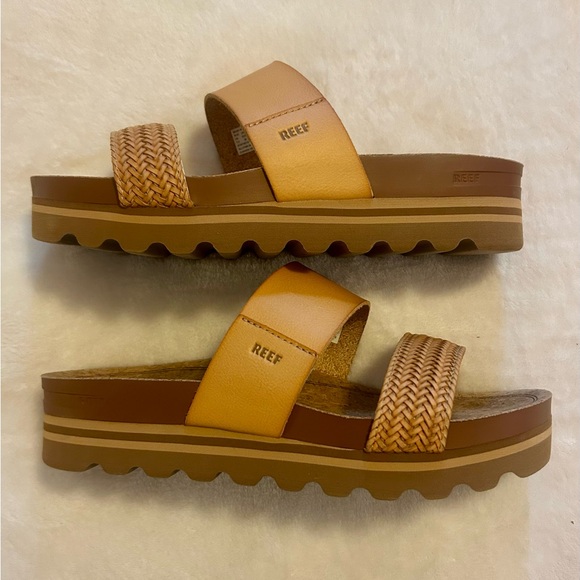Reef Cushion Vista Hi Sandals with Tan Upper - Picture 2 of 5